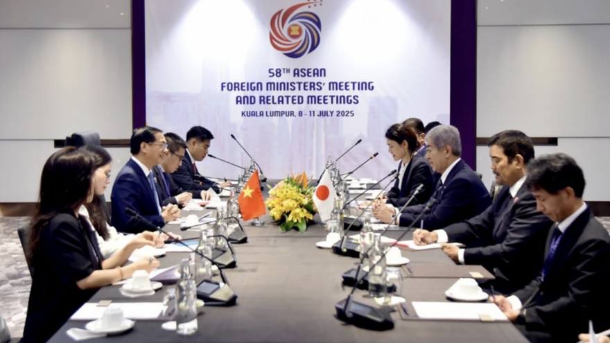 Deputy PM, FM meets with Japanese, Swiss foreign ministers on AMM 58 sidelines
